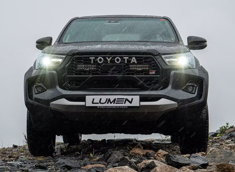 Lumen grillkit Helios SQ16 Toyota Hilux GR2 Sport 2025+