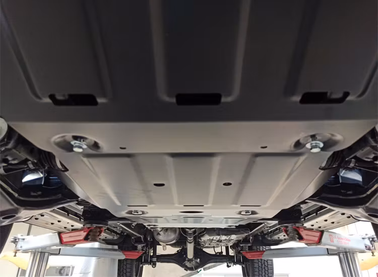 Hasplåt motor / kylare / fördelningslåda 4mm stål Hilux 21+