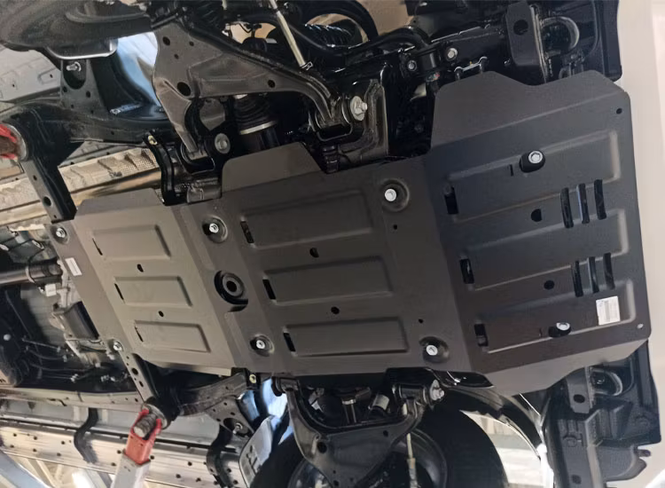 Hasplåt motor / kylare / fördelningslåda 4mm stål Hilux 21+