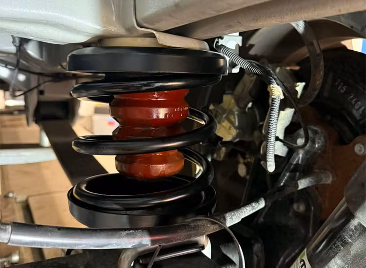 Pedders hjälpfjädring bak 350-750kg Ducato / Jumper / Boxer / Movano