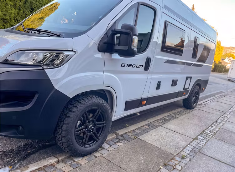 Komplett fälgpaket D47 Flatblack 8x17 5/118 ET38 235/65R17