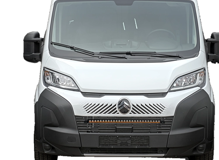 Extraljuskit NEAT Smart Mount Citroen Jumper 2025+ – monterat på bilen