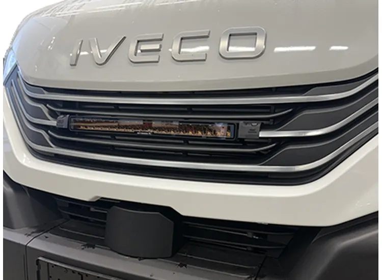 Extraljuskit NEAT Pure 506 Iveco Daily 2024+ – monterat på bilen