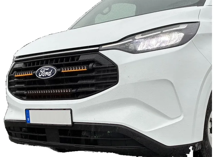 Extraljuskit NEAT Quick Mount Twin Ford Transit Custom 2024+ – monterat på bilen