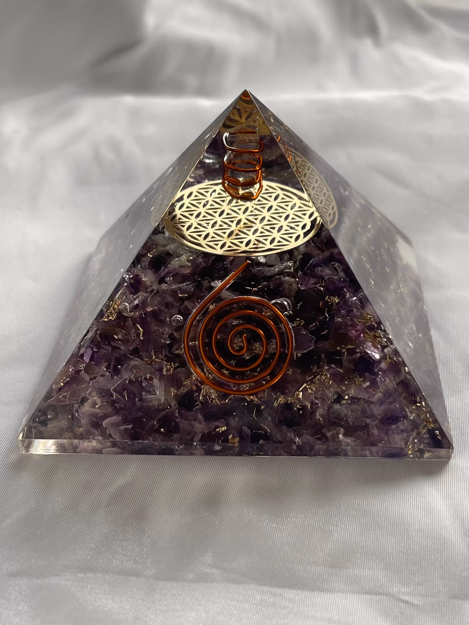 Orgonitpyramid Ametist (192g)
