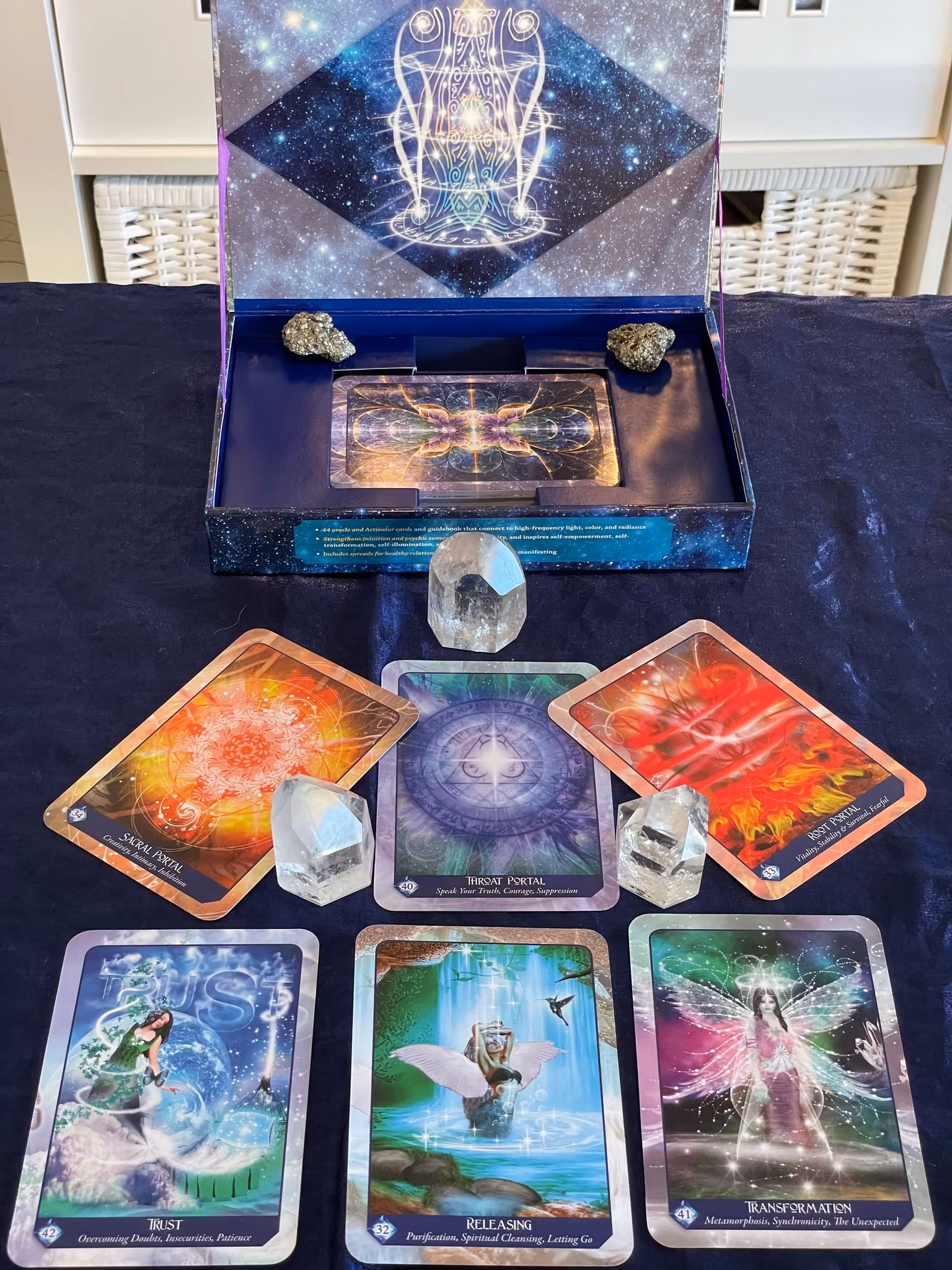 Magical Dimension Oracle Cards and Activators (engelsk)