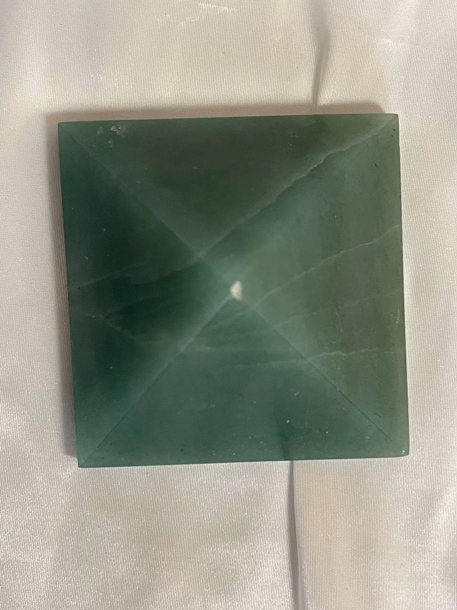 Pyramid i Grön Aventurin 6*6 cm (180g)