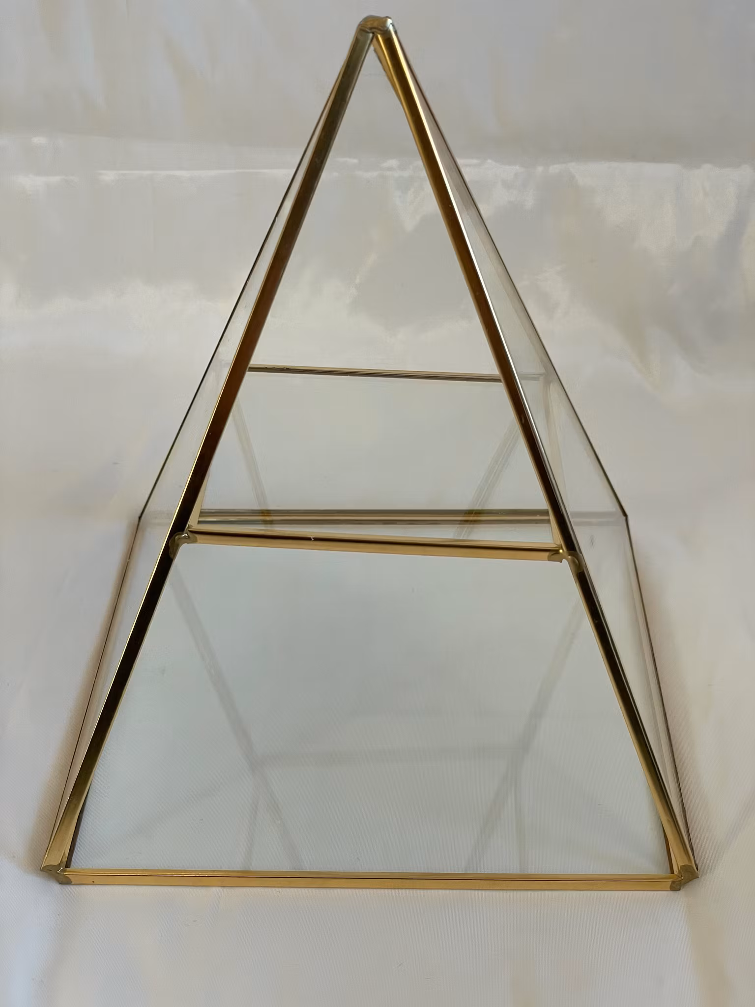 Pyramid i glas (2 våningar)
