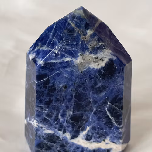 Torn i Sodalit (nr3) 7cm hög (114g)