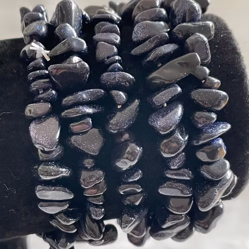 Armband med blå Guldstenchips