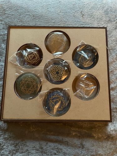 Chakra Stone set, tillhörande Trälåda