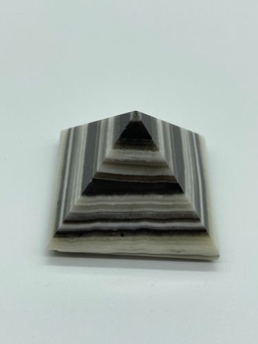 Pyramid i Aragonit