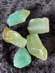 Grön Kalcit rå (stor)