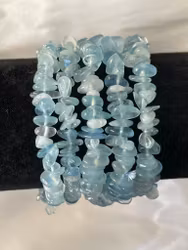 Armband med Akvamarinchips (blåaktig)