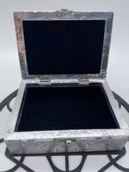 Tarotbox med omslag i metall