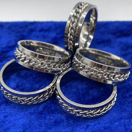Ring Klothållare (silverfärgad)