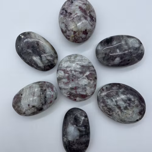 Rosa Turmalin (lite större) palmstone