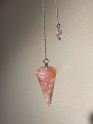 Pendel i Jordgubbskvarts