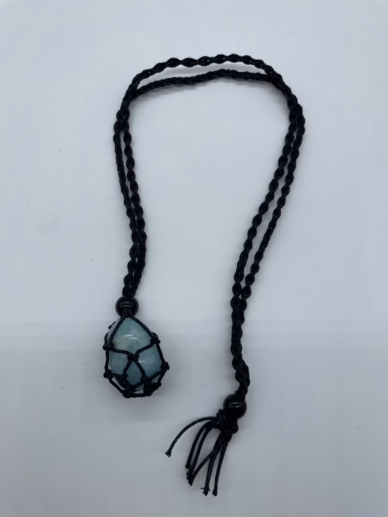 Makraméhalsband för kristall (svart)