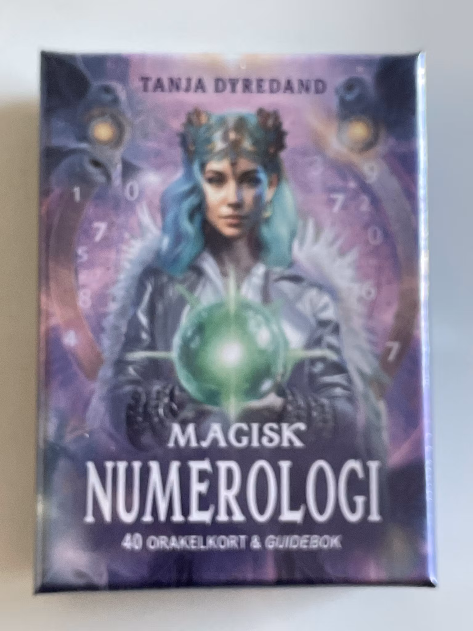Magisk numerologi – De första Numerologi-orakelkorten på svenska av Tanja Dyredand