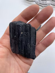 Svart Turmalin rå (mellan)159kr