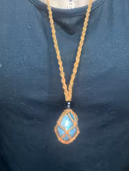 Makramé halsband för kristall (brunt)