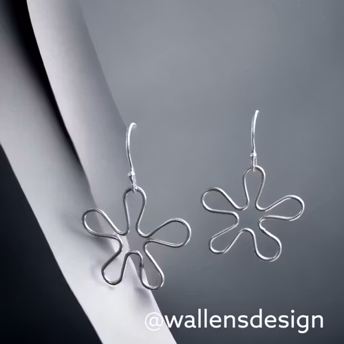 Modesty örhängen,  blomma i äkta silver (slim)