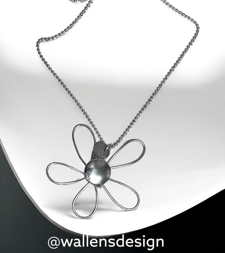 Modesty Original blomma i silver (5 cm) med blank pistill