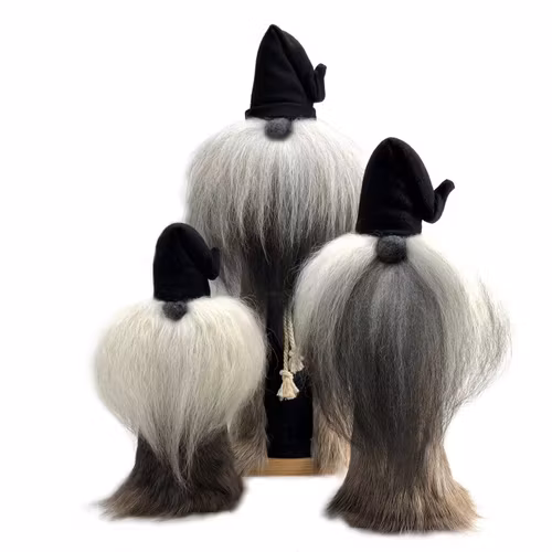 TOMTAR I GRUPP I TRE OLIKA STORLEKAR FRÅN 30-55 CM HÖG