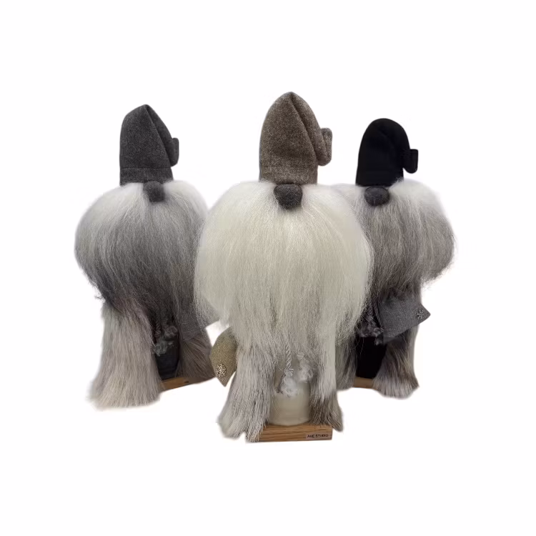 TOMTE MED KAPPA, SKÄRP OCH JULSÄCK CA 39-40 CM HÖG