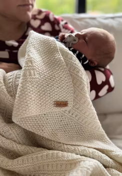 Mönster babyfilt Jesper stickas i merino från Knitting for Olive (Observera att mönstret skickas som en länk till en PDF-fil till din e-postadress)