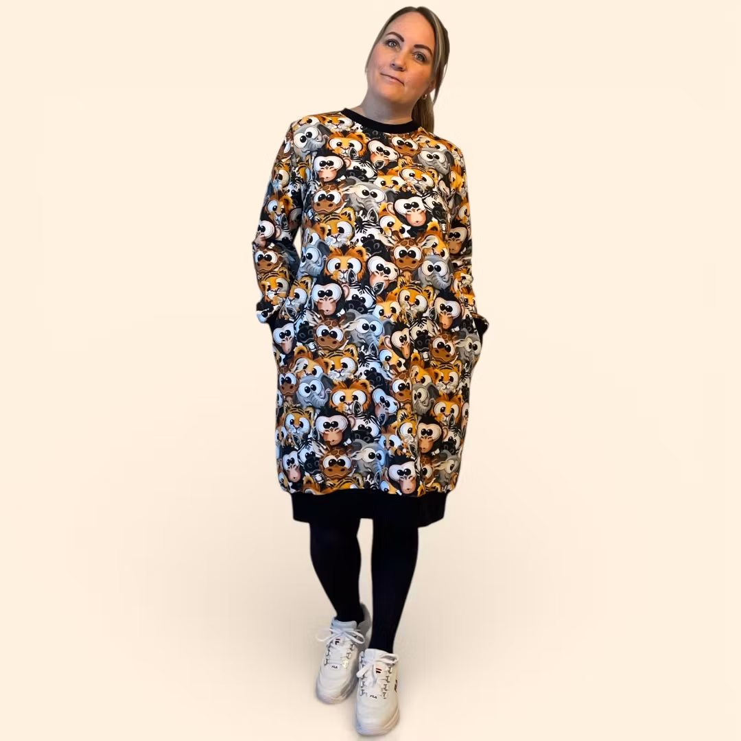 Svea Klänning - Eget Tygval