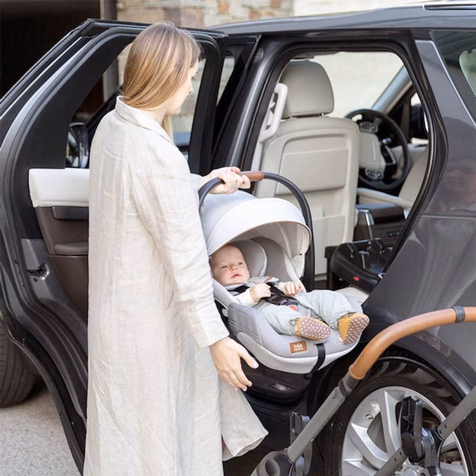 Joie Signature | I-Level Recline 0-13kg + I-Base 360 | Oyster