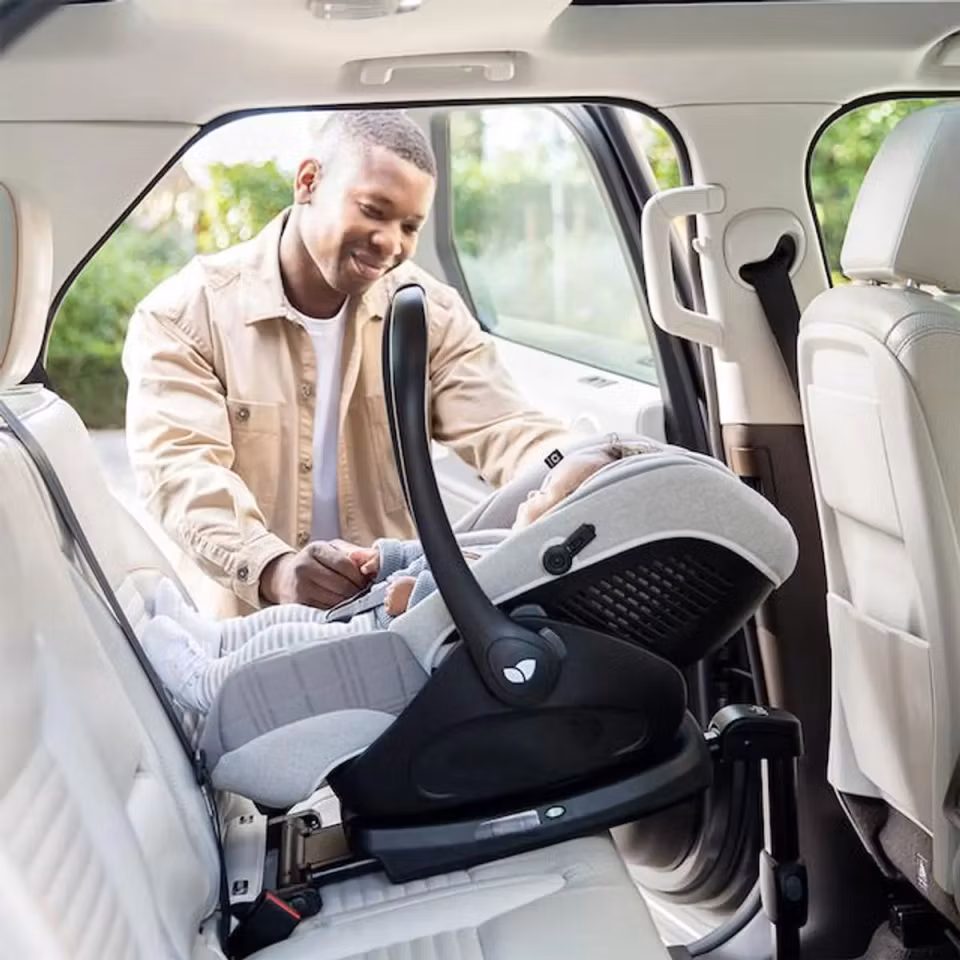 Joie Signature | I-Level Recline 0-13kg + I-Base 360 | Eclipse