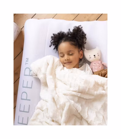 JetKids™ by Stokke® CloudSleeper™ Oppblåsbar Reiseseng