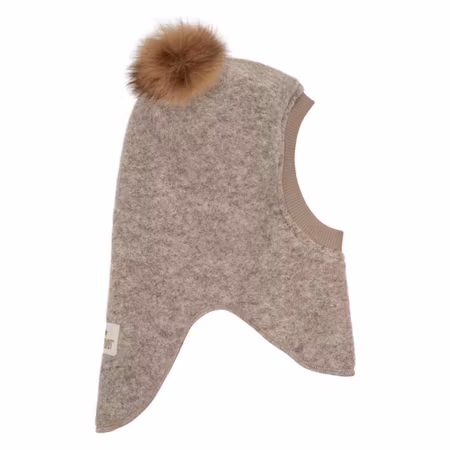 Huttelihut med pompom.