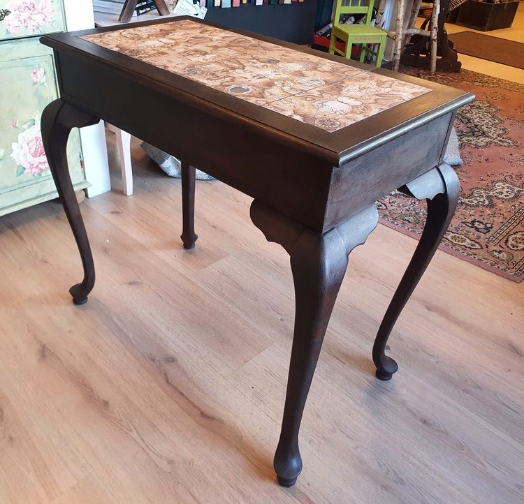 Unikt Skrivbord/Sminkbord med Stol