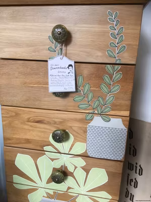 Ekbyrå med blommor