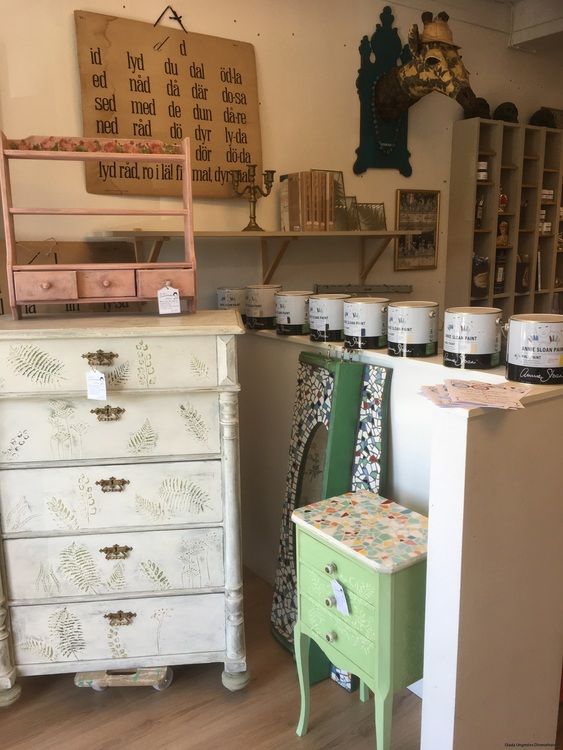 Hög Byrå med Florabilder