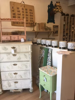 Hög Byrå med Florabilder