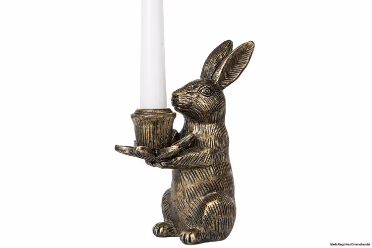 Hare Ljusstake sittande