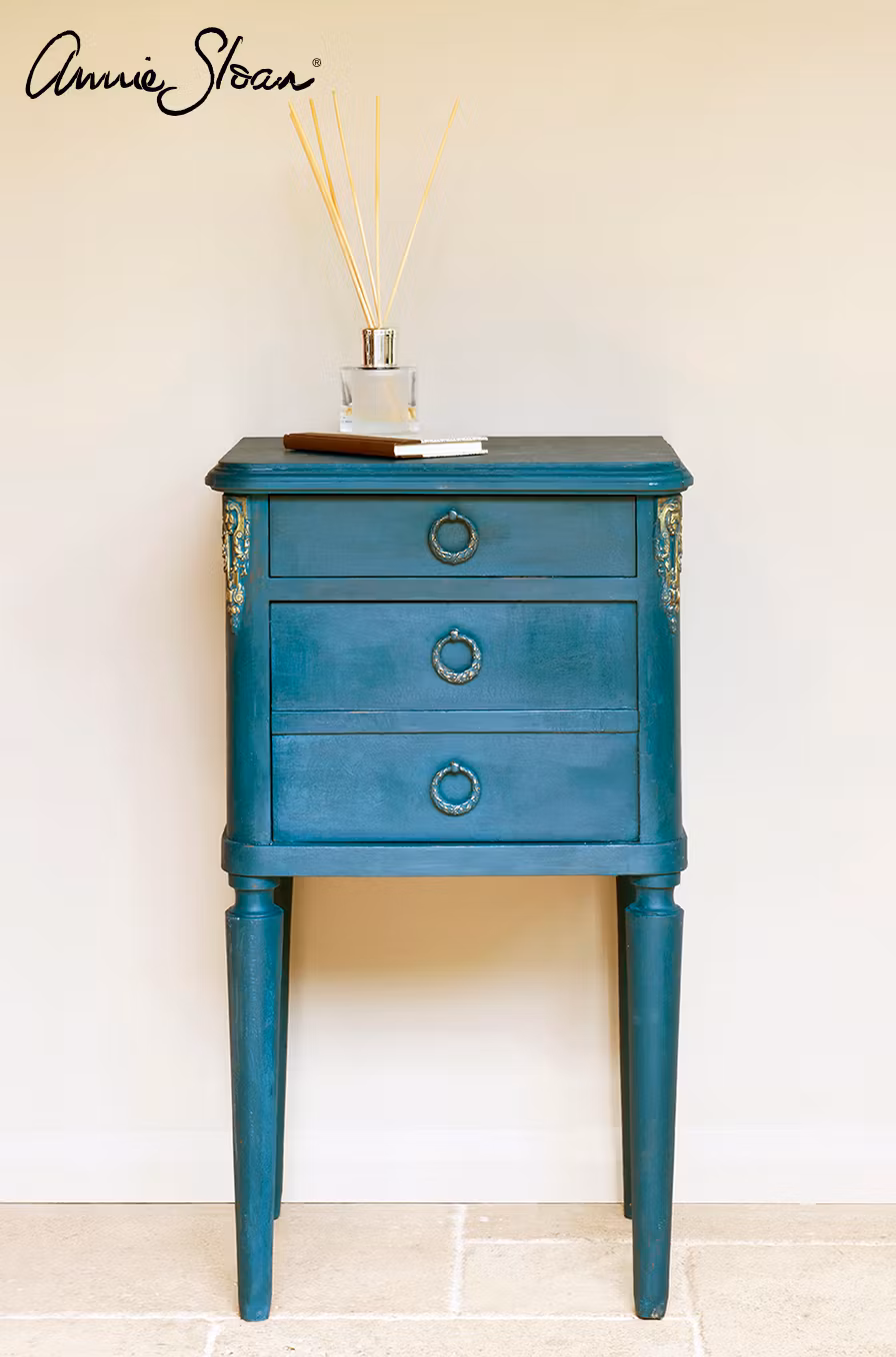 Annie Sloan Chalk paint Aubusson Blue  målad byrå Glada ungmöns diversehandel bild 5