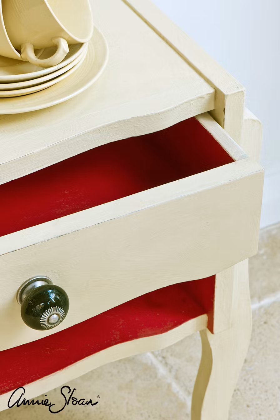 Annie Sloan Chalk paint Cream målad byrå  Glada ungmöns diversehandel bild 6