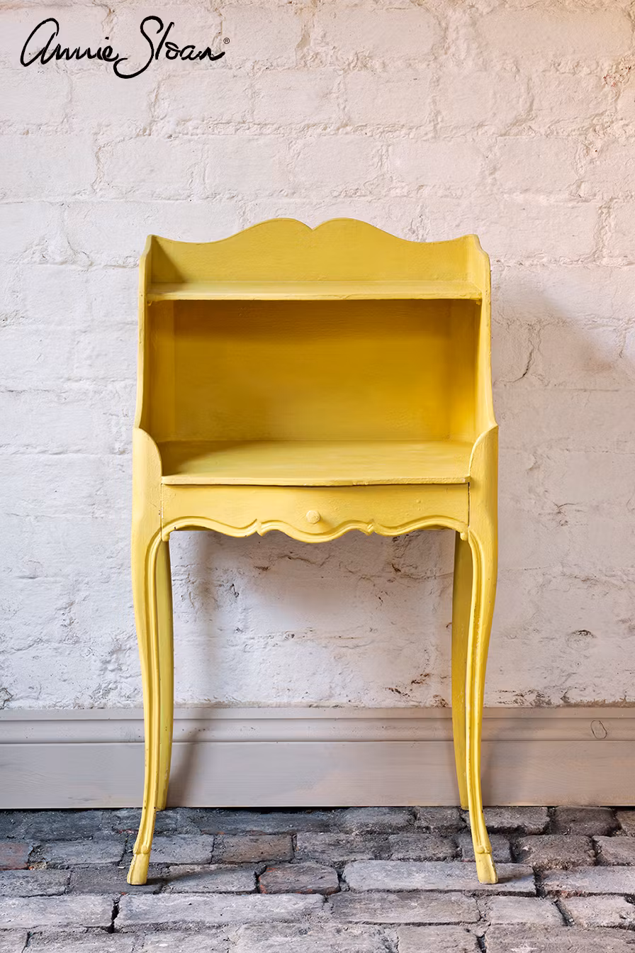 Annie Sloan Chalk paint English Yellow målat skåp Glada ungmöns diversehandel bild 6
