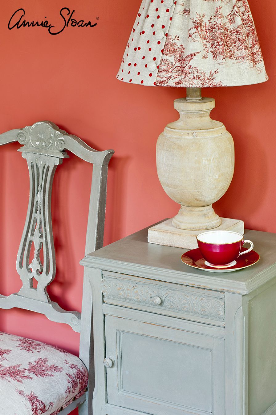 Annie Sloan Chalk paint French Linen målat skåp stol Glada ungmöns diversehandel bild 7