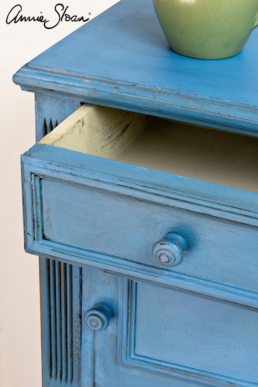 Annie Sloan Chalk paint Greek Blue målad byrå låda Glada ungmöns diversehandel bild 5
