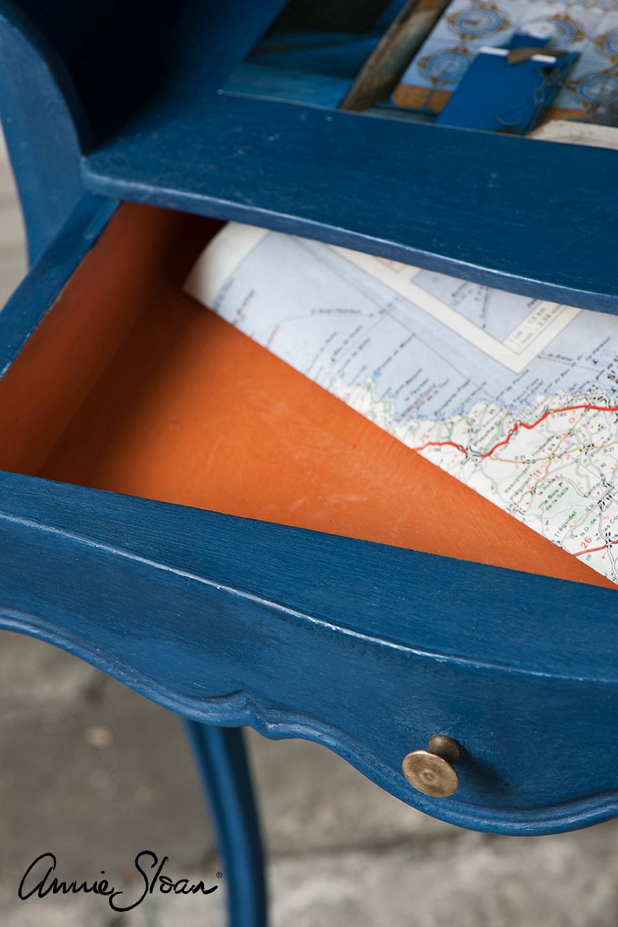 Annie Sloan Chalk paint Napoleonic Blue målad byrå låda Glada ungmöns diversehandel bild 7