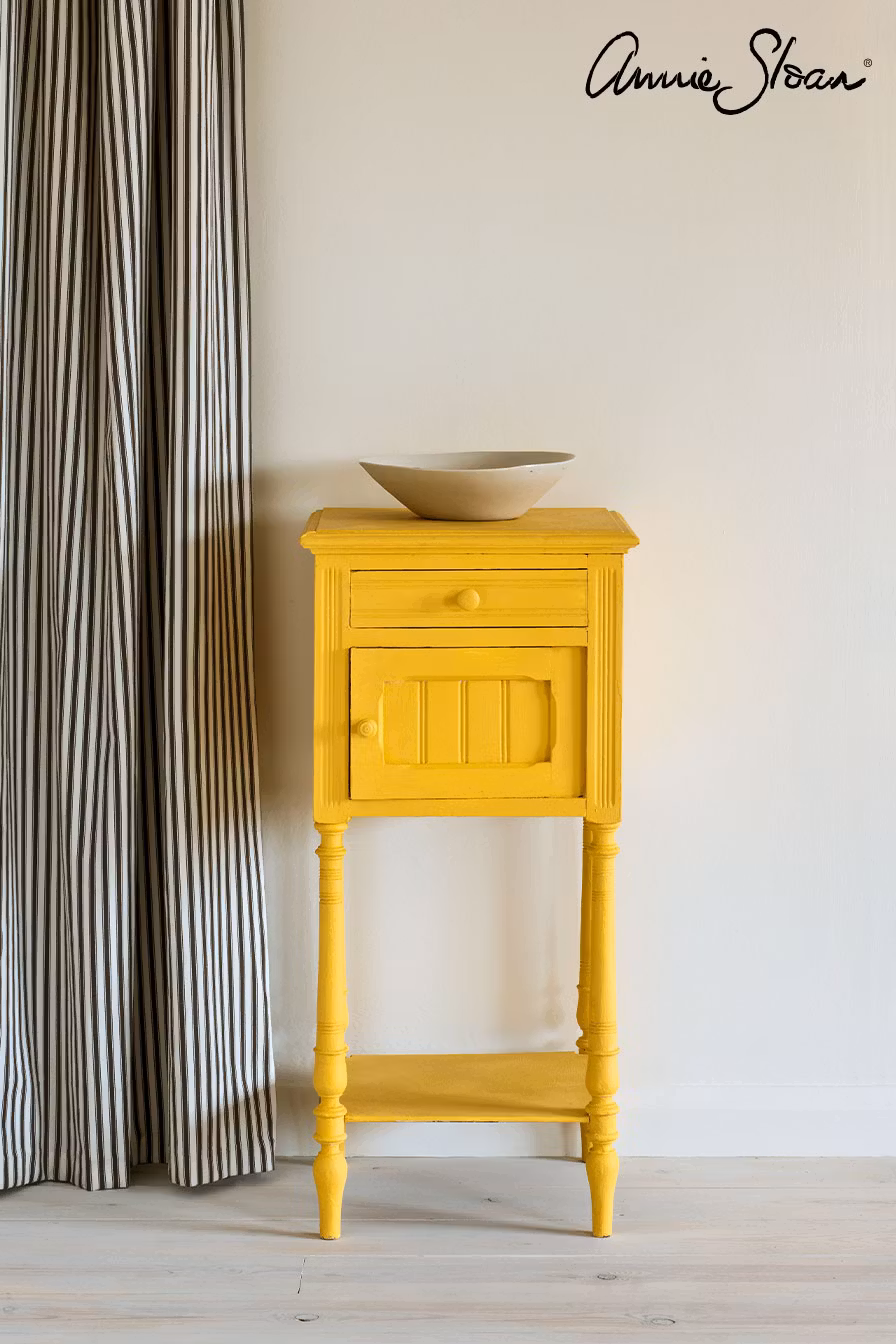 Annie Sloan Chalk paint Tilton målad byrå möbel interiör Glada ungmöns diversehandel bild 6