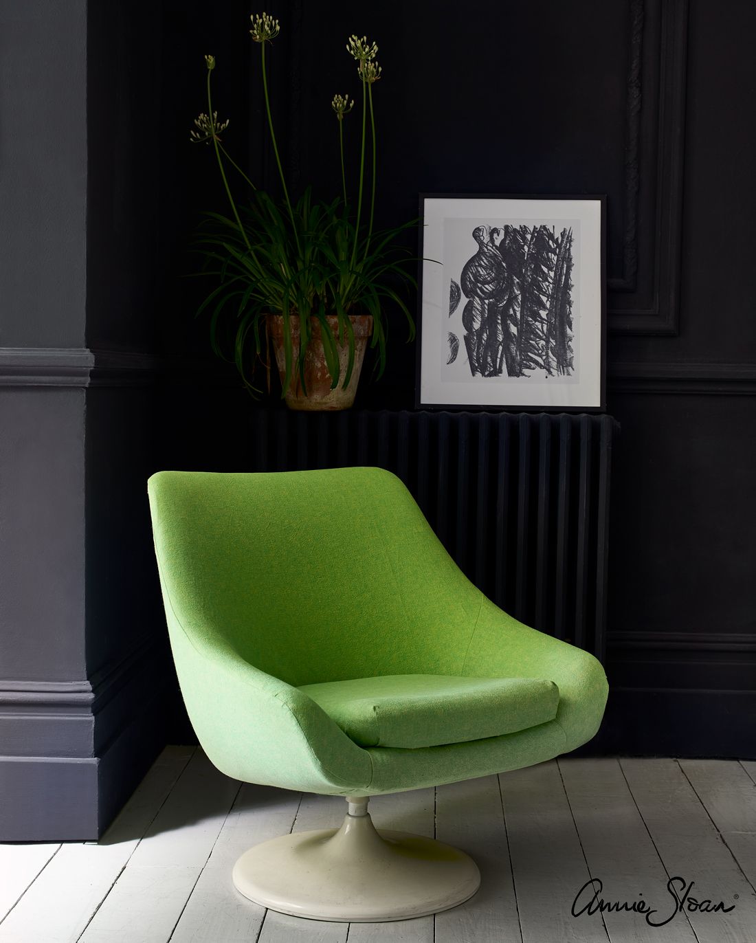 Annie Sloan Chalk paint Oxford Navy målad vägg interiör Glada ungmöns diversehandel bild 5