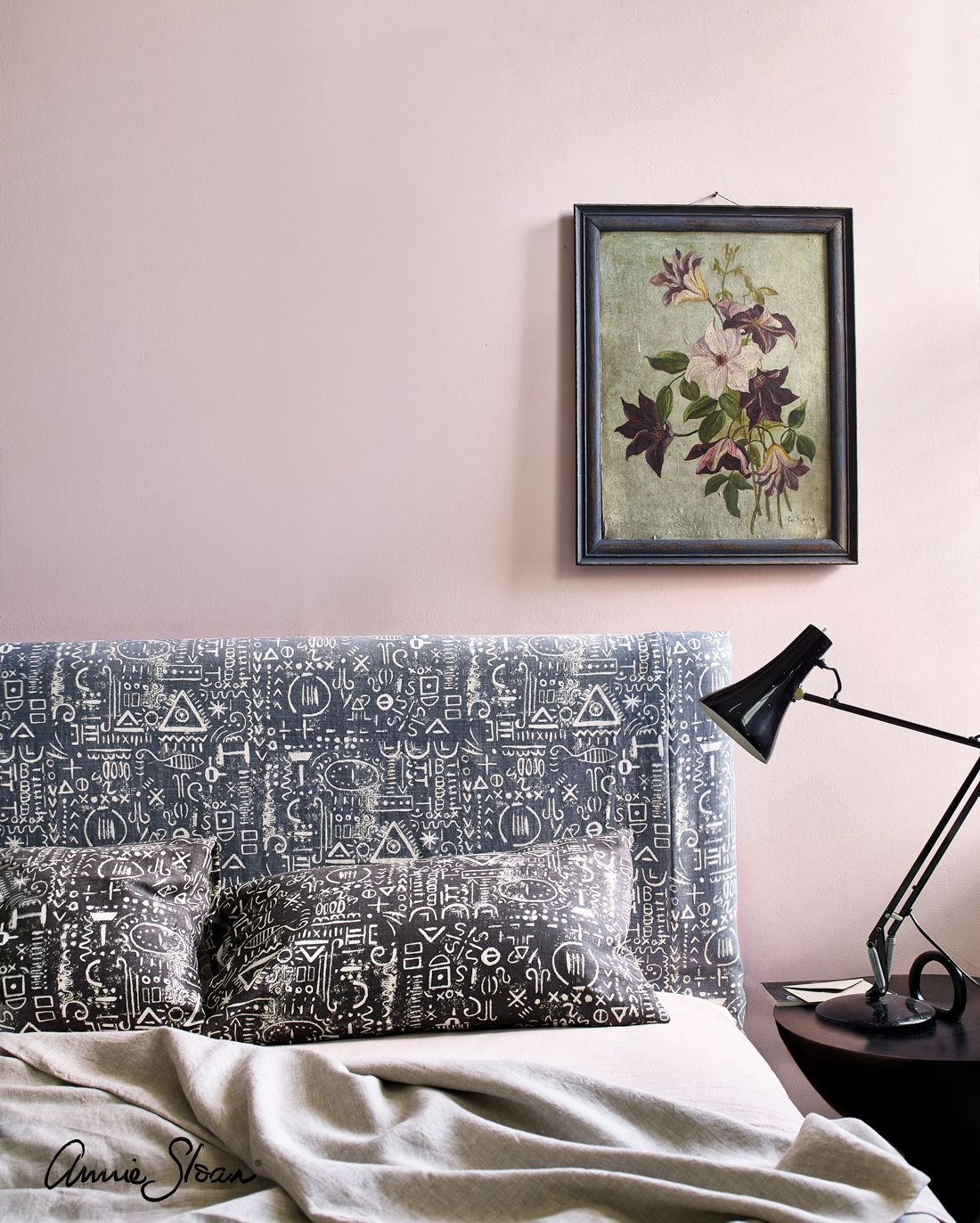 Annie Sloan Chalk paint Antoinette målad vägg Glada ungmöns diversehandel bild 8